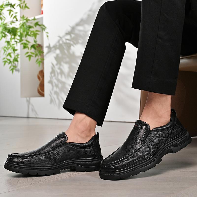 Fashion New Brand Mens Slip on Shoes Classic Genuine Leather Dress Shoes Handmade Mens Comfortable Loafers Men Business Dress Footwear