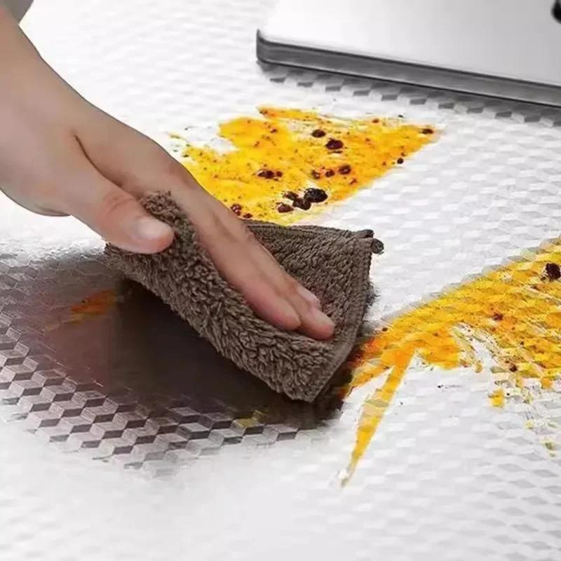 1/3/5M Kitchen Oil-proof Sticker Heat-resistant Aluminum Foil Wallpaper for Kitchen Stove Cabinet DIY Self Adhesive Sticker