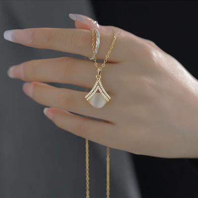 Fan-shaped Cat Eye Necklace Light Luxury Niche Sweater Chain Women's High-end and Cold Style Gift for Girlfriend