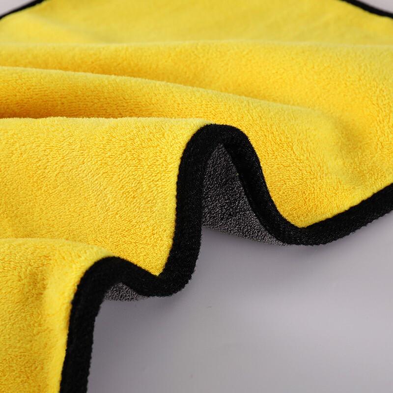 Sada mikrovláknových utěrek na čištění a sušení auta