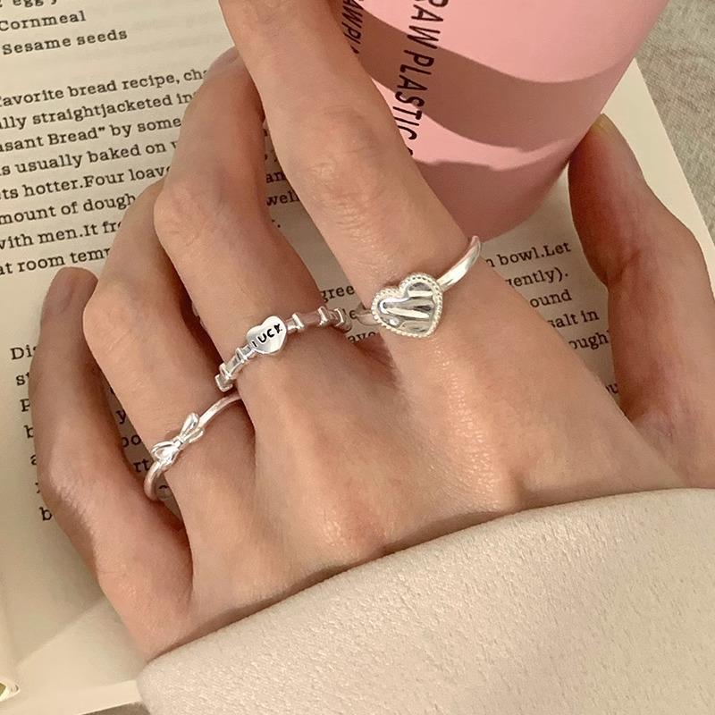 Unique Circle Simple And Heart Womens Ring Collection For Classic Looks Stylish