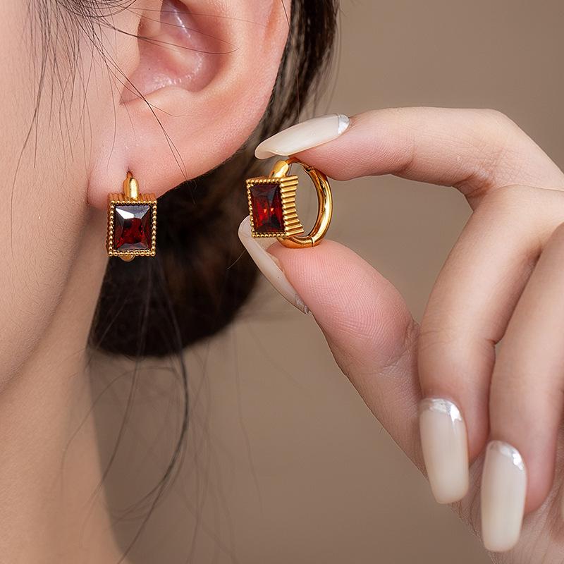 Hochwertige Edelstahl-Sternohrringe mit Vintage-Smaragd- und Zirkonkristallen