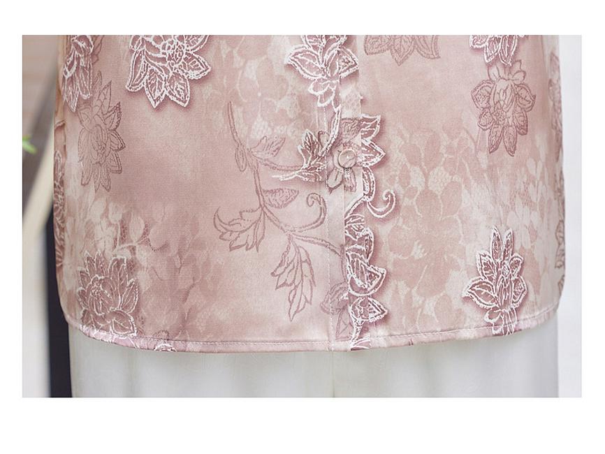 Mom's 2025 New Style Seven-Sleeve Printed Chiffon Blouse for Middle-Aged and Elderly