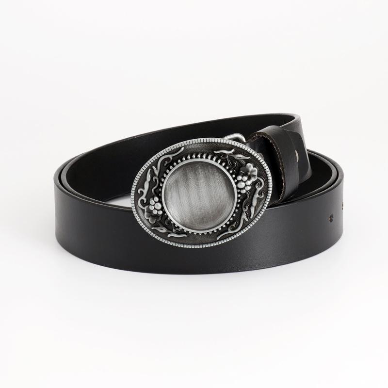 Cinto de Couro de Vaca com Pequeno Padrão de Placa Leve Cinto de Designer Calças Casuais Masculinas com Decorações Góticas