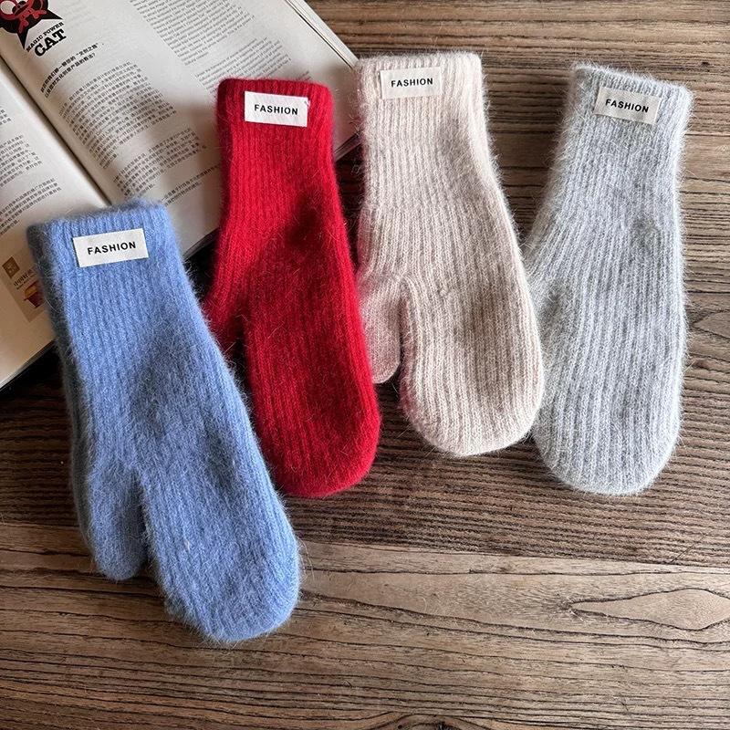 Solid color knit wool gloves winter women's 2025 new velvet warm windproof cold student riding tide