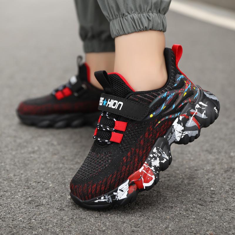 Boys' Breathable Mesh Running Shoes for Ages 7-12, Lightweight Sports Shoes for Spring and Autumn 2024.