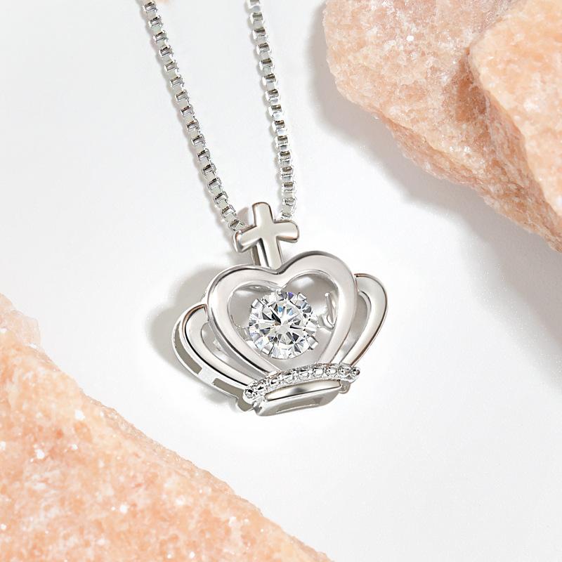 Beating heart pendant collarbone chain, simple and high-end smart crown necklace
