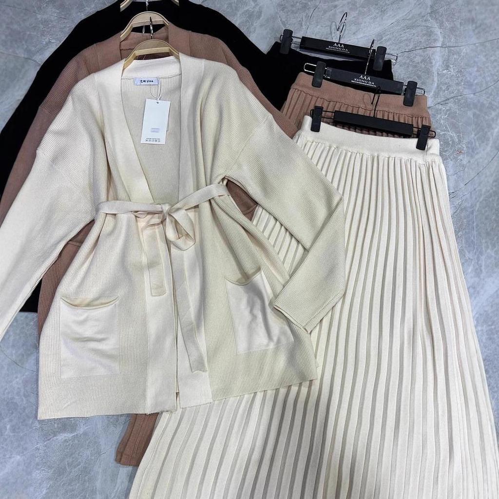 European-American Fall 2025 V-Neck Long-Sleeve Tie-Waist Loose Knit Dress for Women
