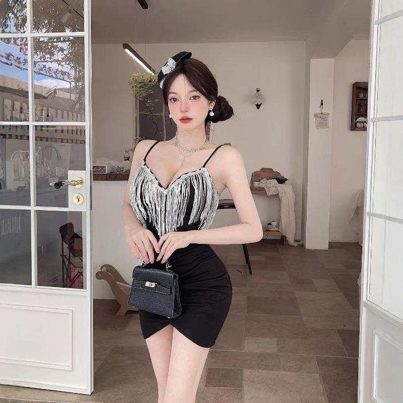 Autumn and Winter New Celebrity Low-cut Elastic Fringed Splicing Suspender Irregular Hip-wrapped Short Primer Dress
