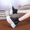 Scarpe da papà primaverili e autunnali Edizione coreana Scarpe semplici da donna con suola spessa che aumentano l'altezza Casual Internet Red High Top Scarpe sportive