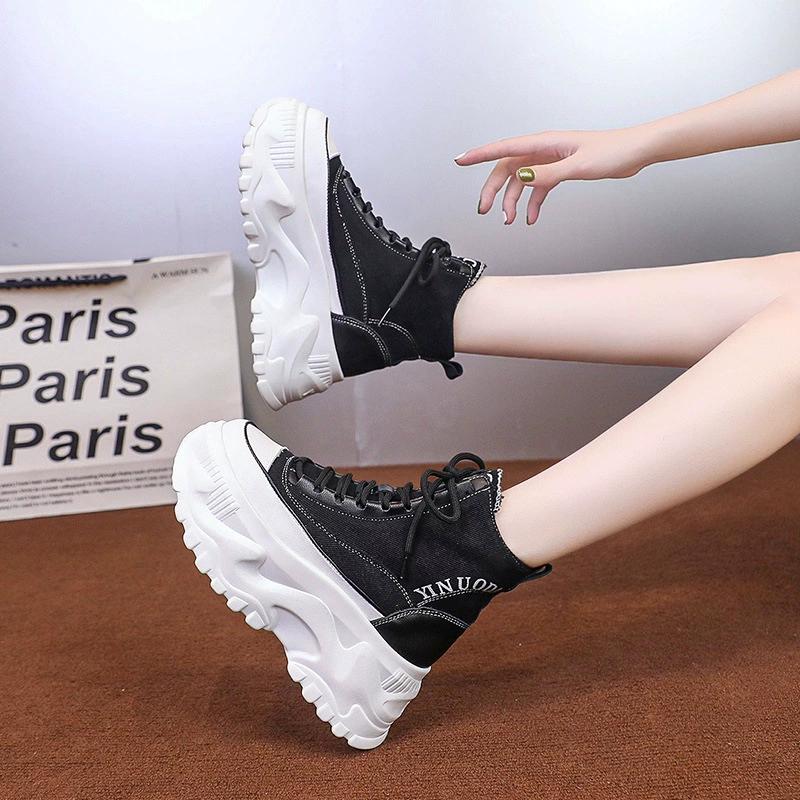 Scarpe da papà primaverili e autunnali Edizione coreana Scarpe semplici da donna con suola spessa che aumentano l'altezza Casual Internet Red High Top Scarpe sportive