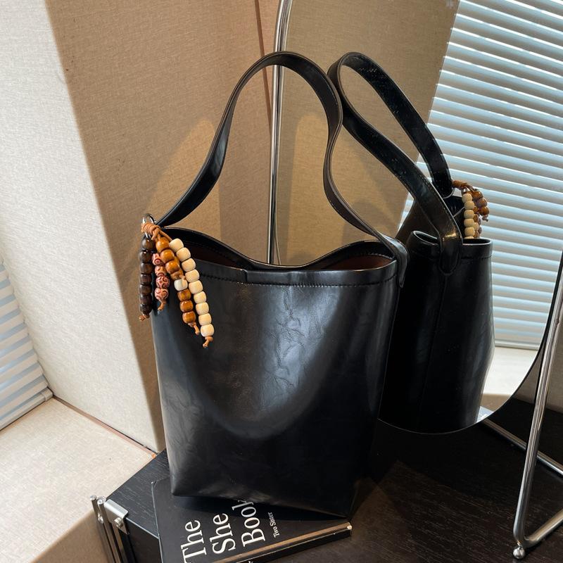 Premium Sense Niche Bag Women's Autumn and Winter 2025 New Retro Versatile Shoulder Messenger Bag Casual and Explosive Bucket Bag