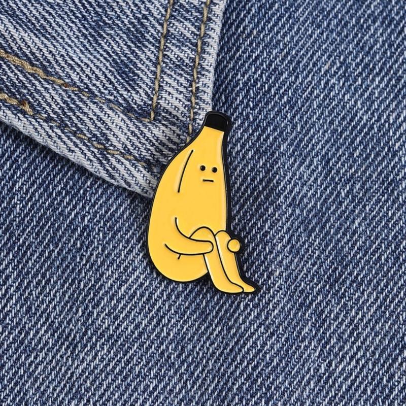 Sitting Banana Brooch Unique Cartoon Character Pin For Casual Wear And Fun Expression