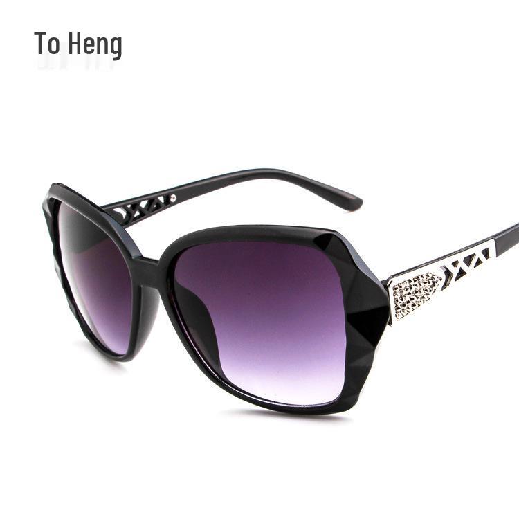 Retro Women s Sunglasses 5101: Trendy European  American Fashion