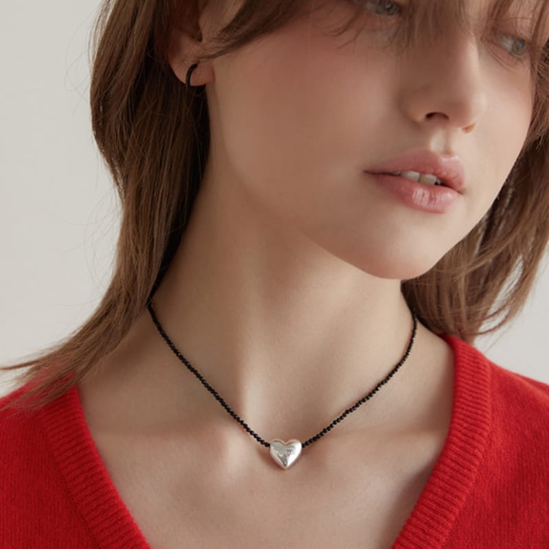 TATIANA Black Shiny Heart Bead Necklace NZ2150