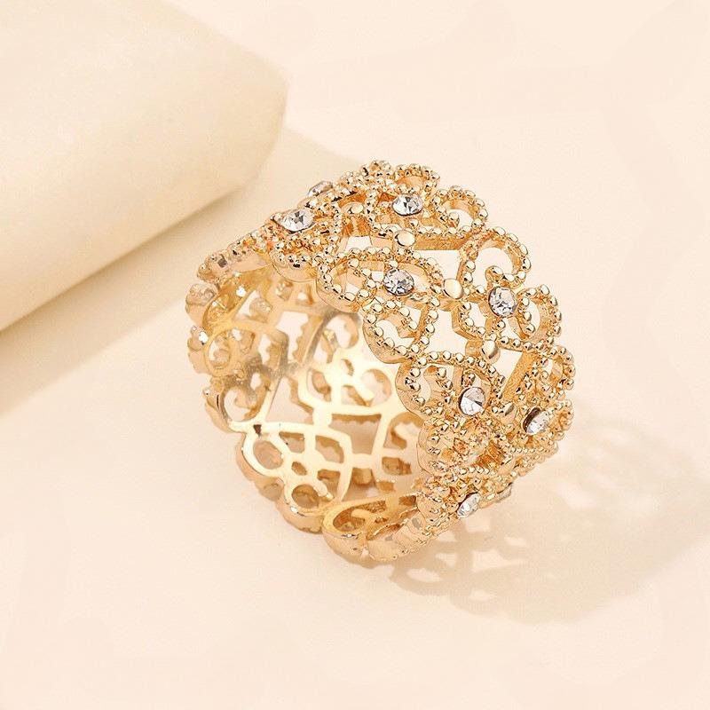 

Retro Silk Mesh Ring Scarf Buckle Versatile and Exquisite Hollow Diamond Multi-functional Ring Scarf Buckles Shawl Buckle золотой