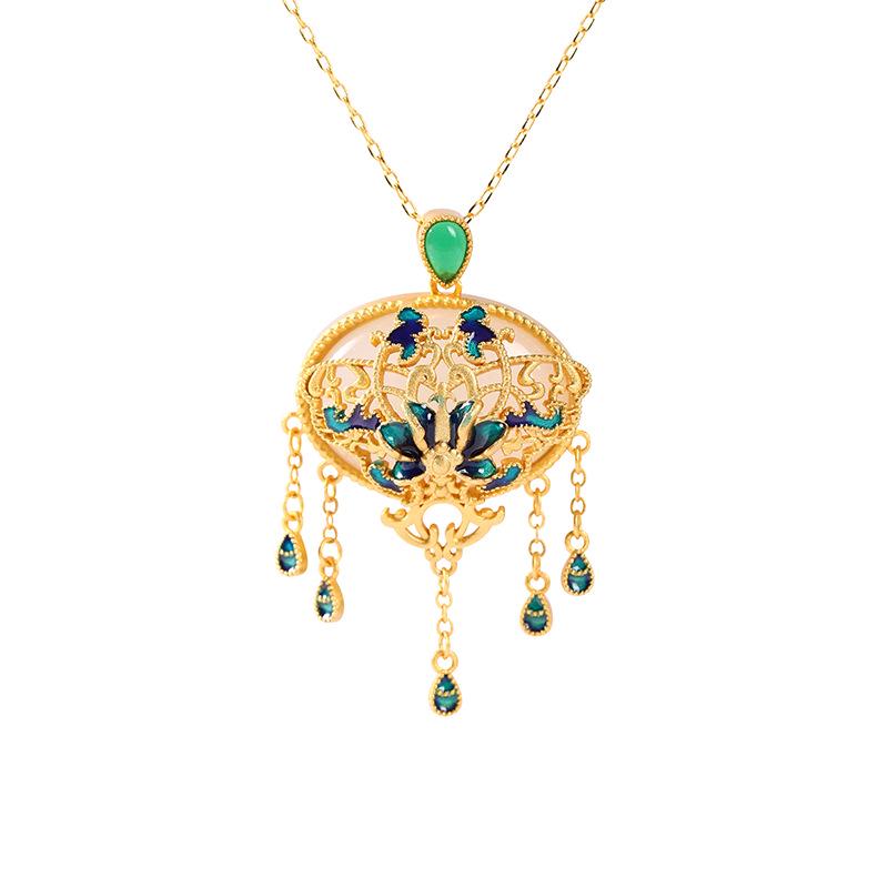 Retro Chinesischer Hofstil Emaille-Halskette mit Jade-Imitation, Blumen- und Schmetterlingsdesign, Quasten-Akzent