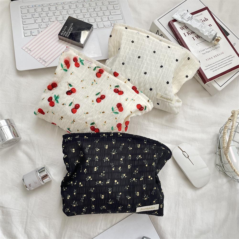 Fashion Floral Cosmetic Bag Women Makeup Pouch Makeup Organizer Travel Wash Bag Canvas Clutch Bag Travel Organizer Bags