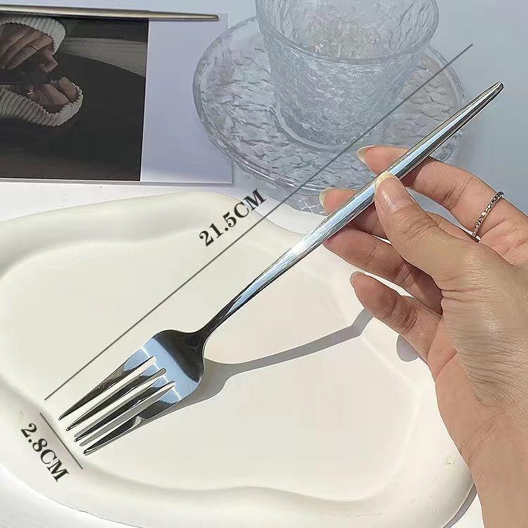 Edelstahl Suppenlöffel mit langem Griff - Portugal Design, runder Kopf, Erwachsenen-Westernstil