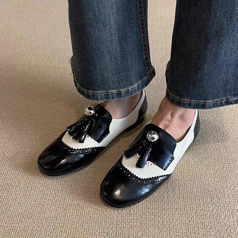 

Summer 2025 New British Style Tassel Block Carved Floral Flat Bottom Loafers Women s Versatile Color Matched Shoes 35 чёрный
