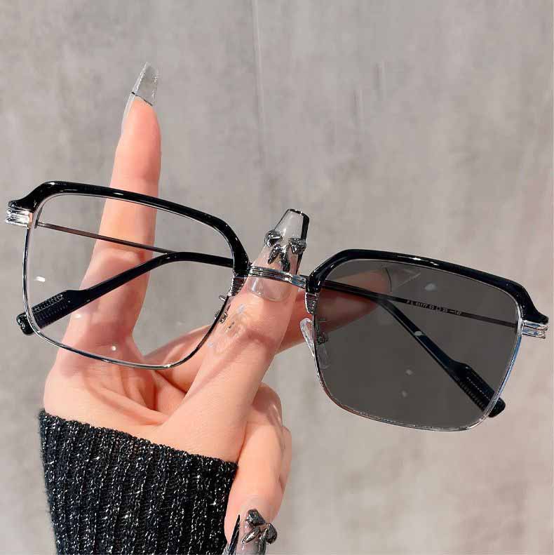 Trend Photochromic Reading Glasses High Definition Men's Anti-blue Light Eyewear Metal Fashion Classic Hyperopia Eyeglasses +2.5