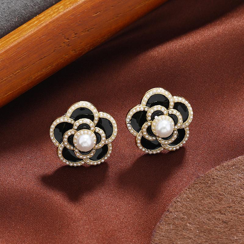 Xiaoxiang Camellia Stud Earrings, High-end Temperament Retro Earrings, New Trendy Flower Elegant Earrings, Women