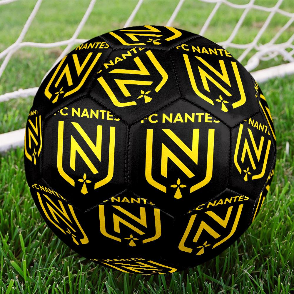 Fc Nantes Crest Design Size 5 Soccer Balls, High-Quality, Anti-Slip, Protective Football, a Unique Gift Suitable for Birthdays, Christmas