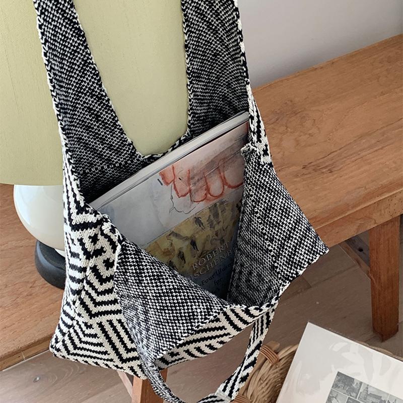 Fashion Geometric Contrast Color Handmade Knitted Handbag Women Minimalist Knot Shoulder Bag