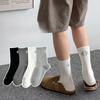 Men's Sports Socks for Autumn and Winter, Mid-calf Cotton Socks, Sweat-absorbing and Odor-proof Men's Style Symbol Basketball Socks, Business  Socks
