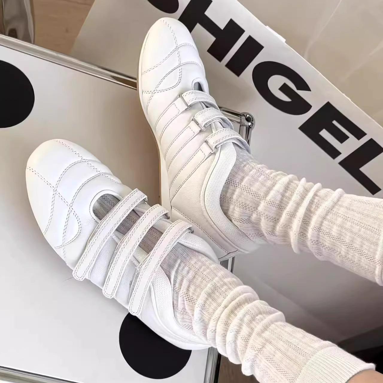 

Silver single shoes women s 2025 new sports style Mary Jane white flat sheepskin Velcro bowling ballet shoes 35 белый