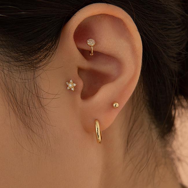 Lunne 14K Flower Cubic Labret Tragus Piercing (14K Gold) #W06