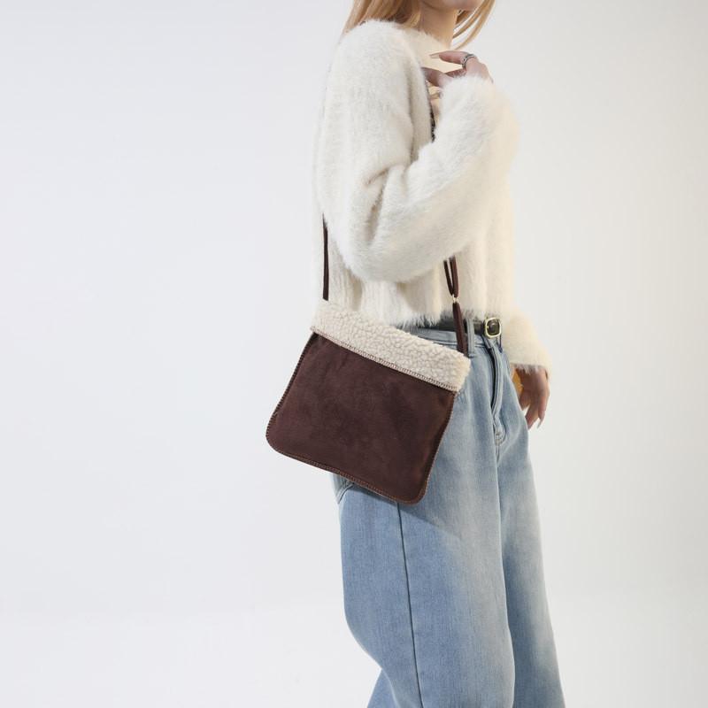 Wholesale Fashion Plush Flipped Shoulder Messenger Bag Women 2023 Winter New Casual Trendy Versatile Small Square Bag