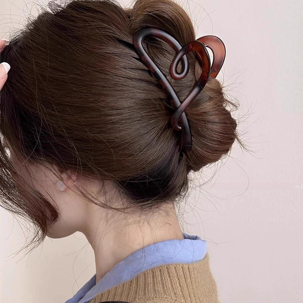 Irregular Hollow Out Hair Claws Clips Women Girls Large Heart Shape Crab Hair Clamps Barrettes Clips Hair Accessories