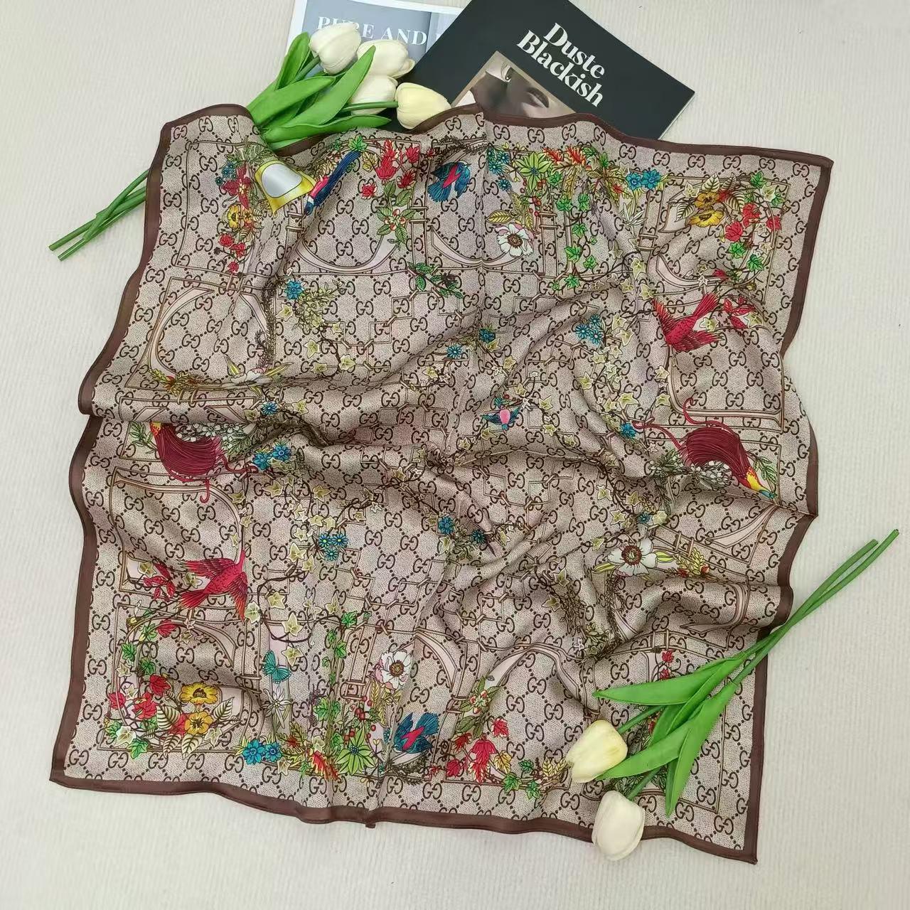 

Шовкова хустка з тутового шовку - Жіноча весняно-літня модна хустка Floral GG