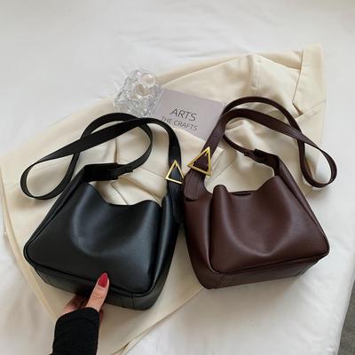 Advanced Retro Versatile Crossbody Bag for Women's Autumn and Winter New Trendy Niche Design Single Shoulder Armpit Bag