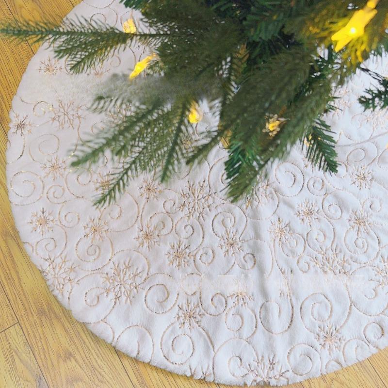 White Plush Christmas Tree Skirt with Golden Glitter Cluster Branch Embroidery Polyester Xmas Decor Floor Mat for Holiday Party