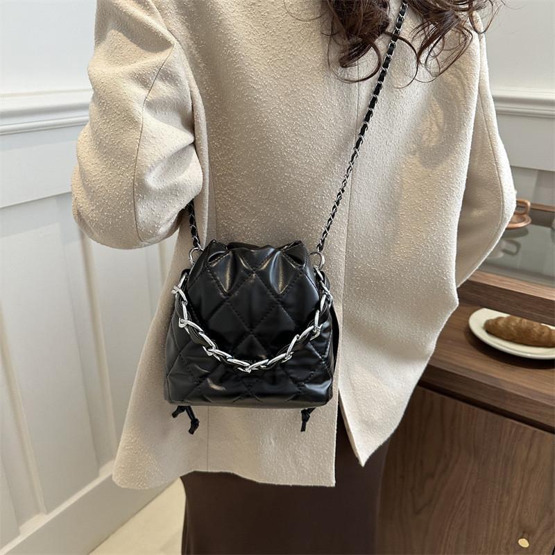 Chic Korean Style Bucket Bag For Women With Quilted Stitching Perfect For Spring 2024
