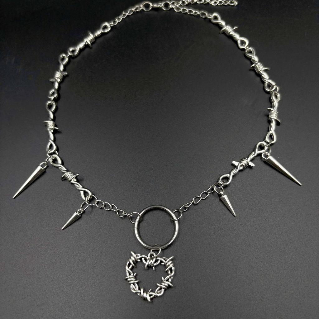 Unisex Hip Hop Heart Pendant Necklace - European Korean Trendy New Thorn Rivet Versatile Accessories for Men and Women