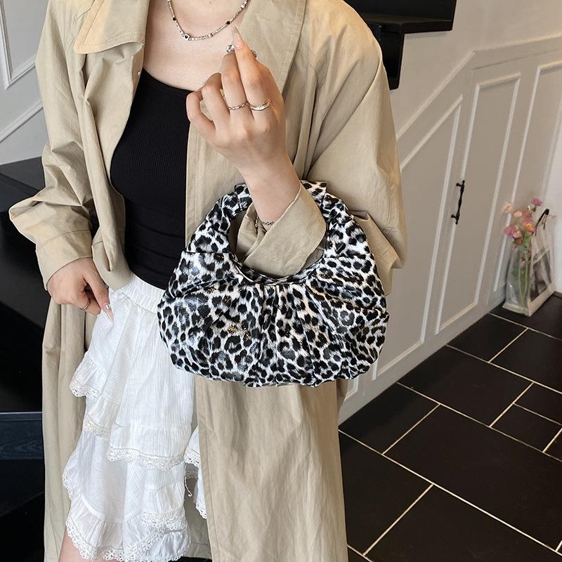Casual Pu Leopard Print Handbag Purse Cloud Bag Pu Leather Handbag Black Fashionable Underarm Bag Students