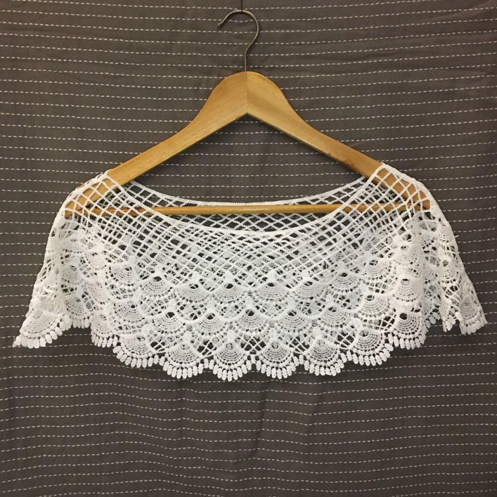 

1PC Small Vest Women s Summer Outer Sling Sunscreen Knitted Hollow Hook-up Lace Versatile Small Shawl Short Coat Blouse