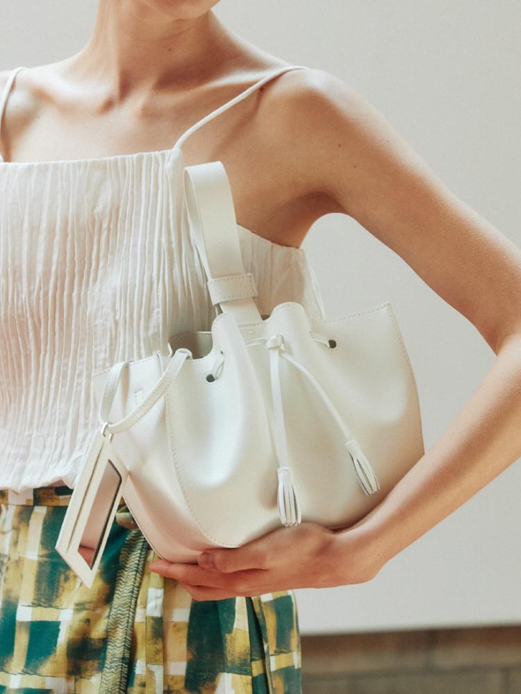 Komorebi Museum Handmade Tassel Dumpling Round Tote Bag | White | B06-3