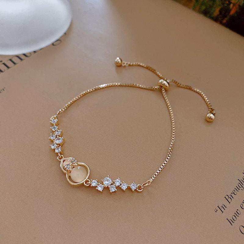 Chinese Style Zircon Gourd Bracelet: Elegant, Luxurious, and Fashionable Bangle.