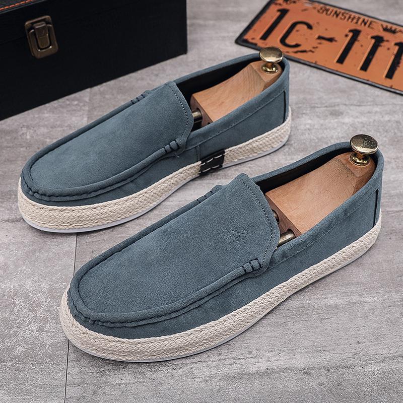 Fashion New Canvas Shoes Men Breathable Light Slip On Flat Summer Classic Loafers Casual Shoes Breathable Walking Footwear Men Sneakers