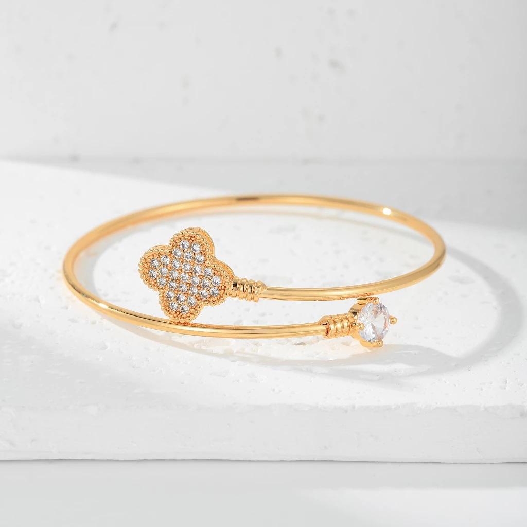 Fashion Clover Open Bracelet for Women, Electroplated Copper with Micro-Zircon Stone Jewelry Accessories
