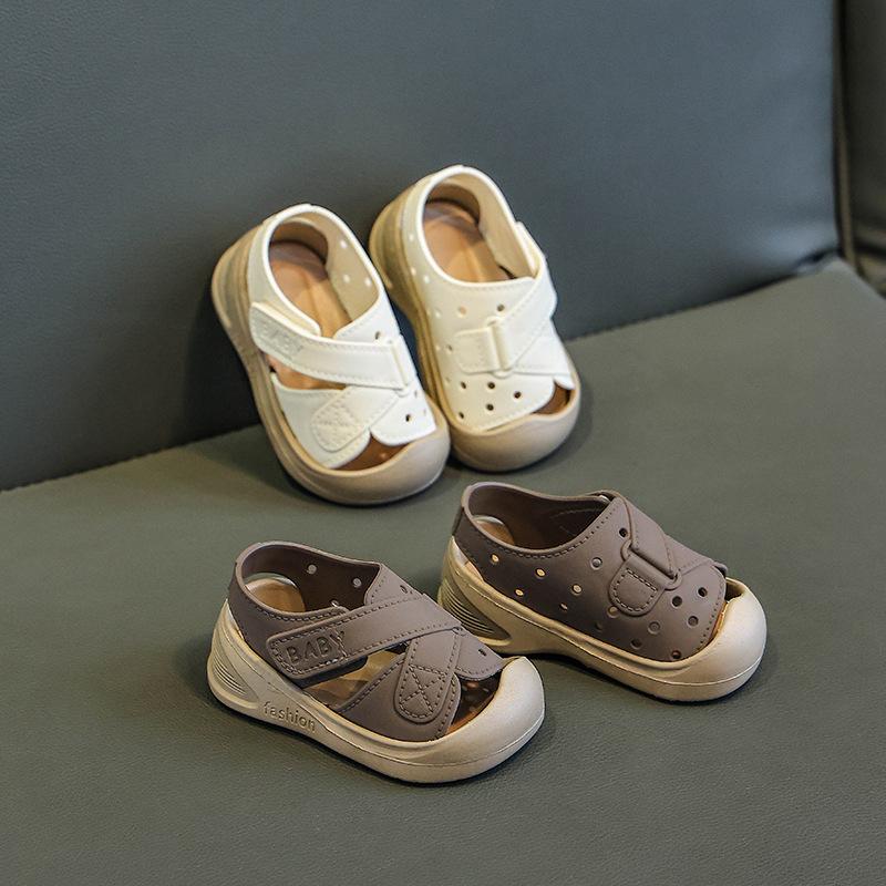 Sapatos de Caminhada Fechados Fofos para Bebês Meninos: Sandálias Anticolisão de Solado Macio para Uso Interno e na Praia