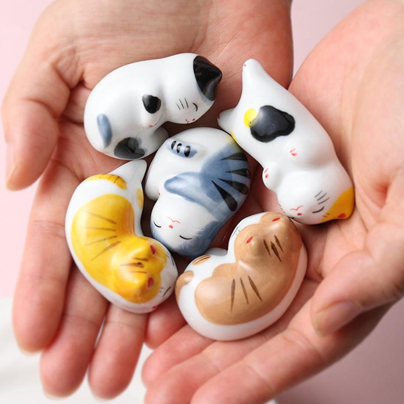 5PCS Cute Lucky Cat Chopsticks Holder Japanese Ceramic Chopstick Ceramic Home Decoration Spoon Holder Tableware Food Sushi