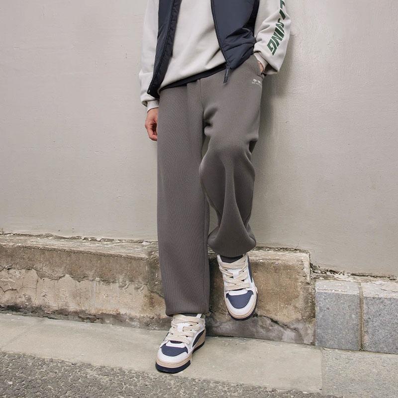 Li Ning Sports Lifestyle Series Solid Color Cuffed Fleece Warm Knitted Sweatpants Men Bottoms Road-Gray AKLTB27-3