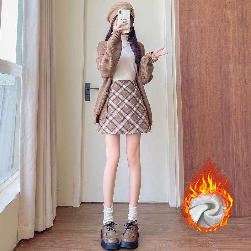 Red Plaid Women's High-Waist A-Line Skirt, Stylish Petite Woolen Skirt for Spring/Autumn 2026.