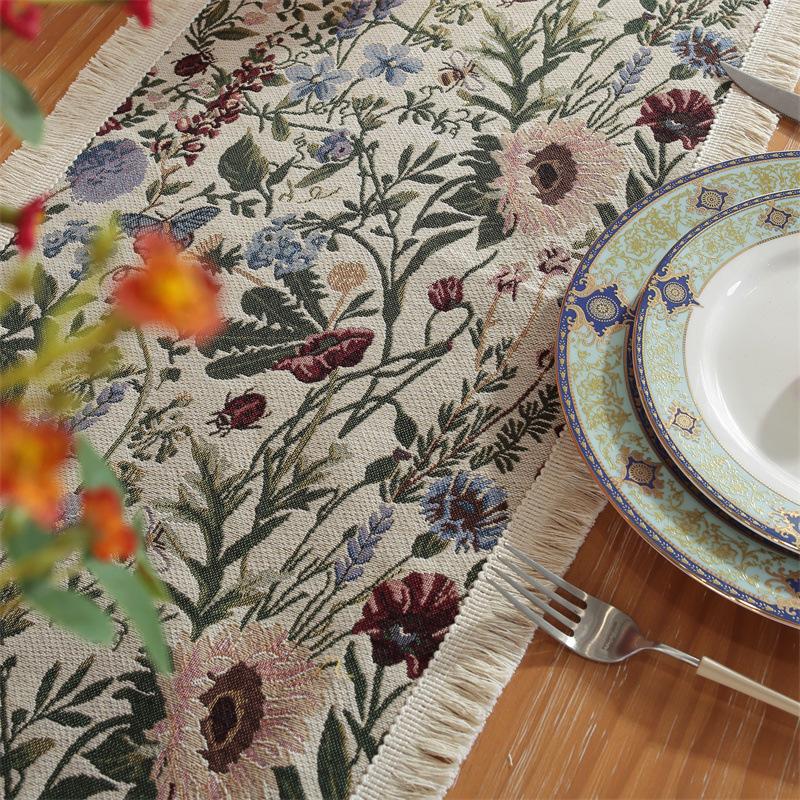 Vintage Green Jacquard Tassel Table Runner with Floral Design - Polyester, Frayed Edges, Perfect for Parties, Birthdays,Weddings,and Family Gatherings