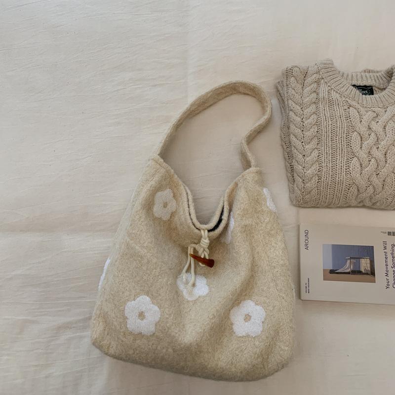 Winter Women Shoulder Bag Large Capacity Vintage Floral Handle Bag for Commute Textured Casual and Simple Design Storage Bags